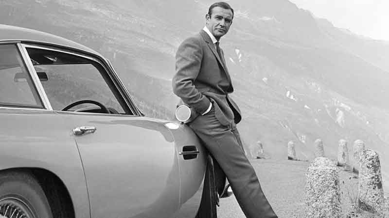 Real life was also bonded by Connery the journey started by polishing the coffin reached the Oscars.