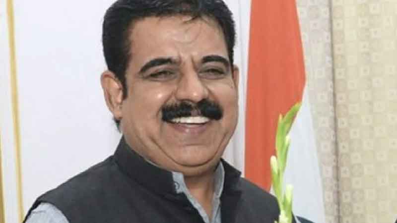Fill the pit of Nemawar Road in three days: Lalwani