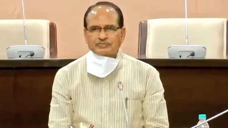 I will not kneel before farmers a thousand times they are my God: Shivraj