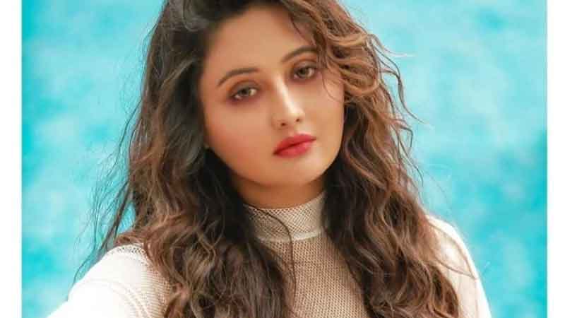 Rashmi Desai's hot bikini photo went viral on social media see here