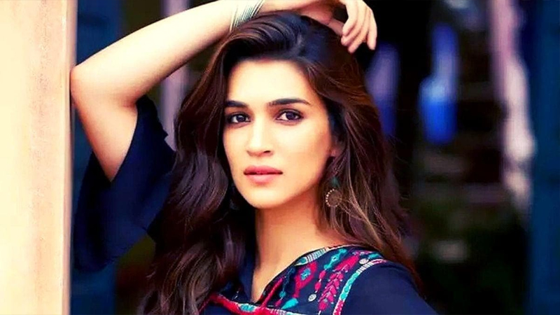 Corona in Bollywood: Actress Kriti Sanon is also Corona positive after Varun Dhawan