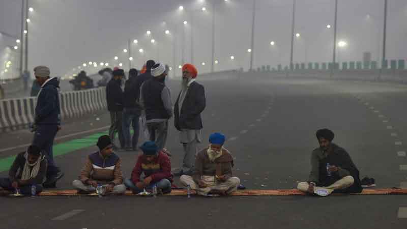 Farmers ultimatum: Police asked to vacate Ghazipur border front handled with police and paramilitary forces