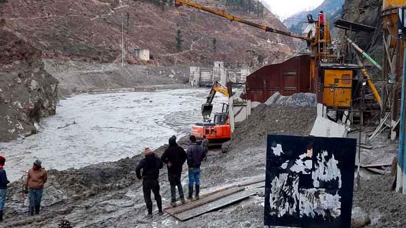 Water catastrophe in Uttarakhand: 34 bodies found so far 174 missing Water flow in Alaknanda river increased the area evacuated