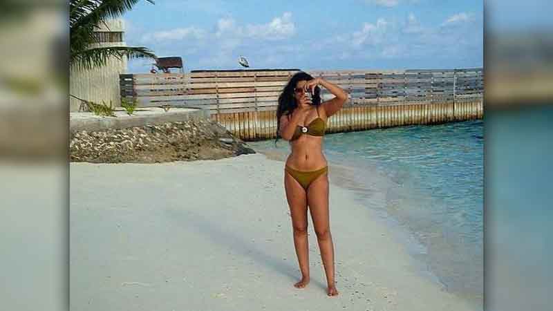 Sonam Kapoor's younger sister Riya shared a photo in a bikini, writing- Who cares?