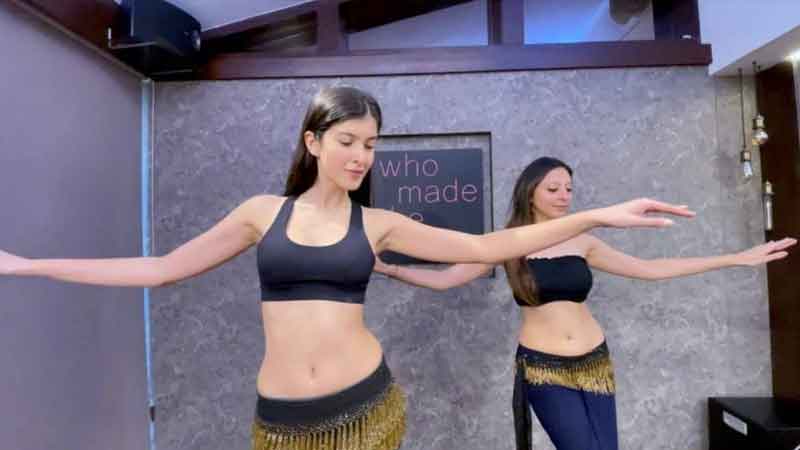 Shanaya Kapoor again rocked the dance with a bang