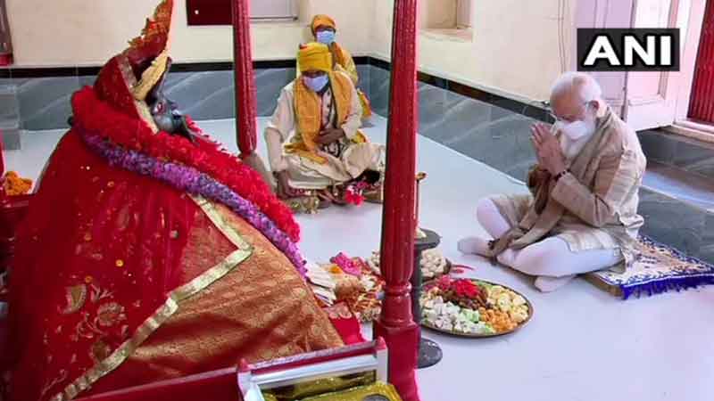 PM Modi's second day in Bangladesh, offering prayers at Yashoreswari Kali temple