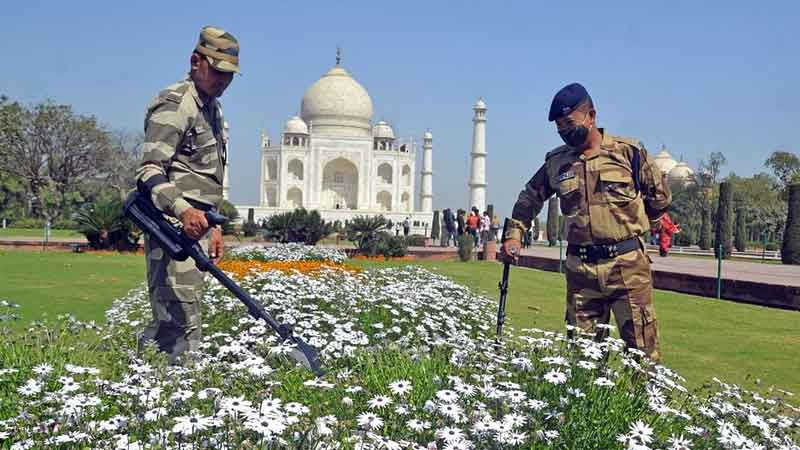 News of bomb in Taj Mahal turns out to be fake caller arrested from Firozabad