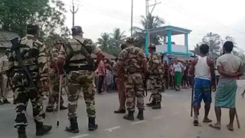 Violence during voting in Cooch Behar, Bengal, 4 people killed in CISF firing