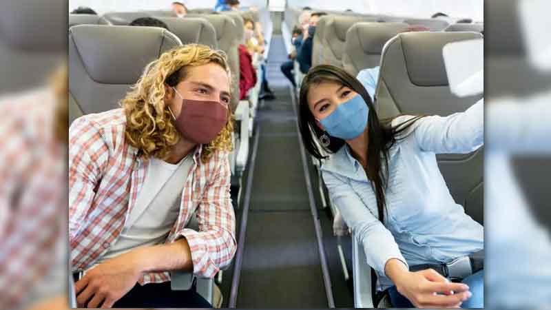 Vaccinated people reduce risk in air travel but can spread virus