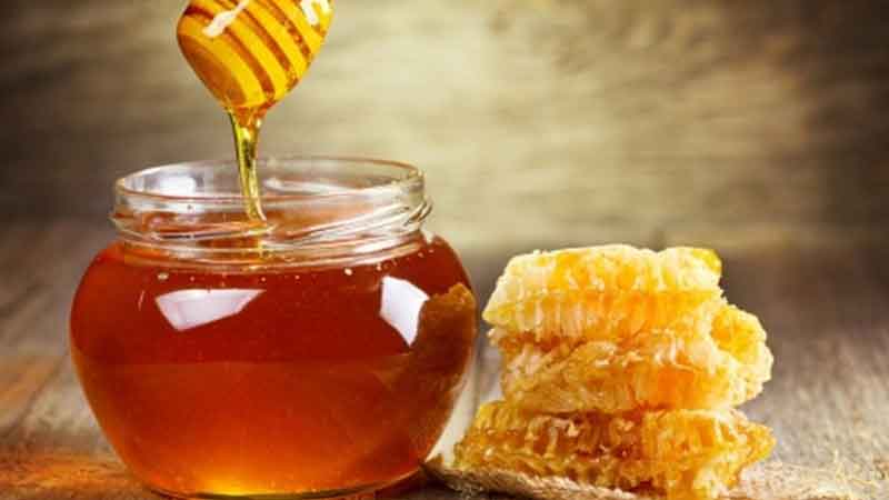 Honey will give relief from cough and sore throat, know its benefits
