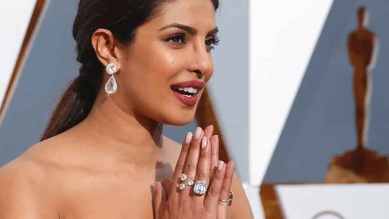 priyanka-chopra-extended-her-hand-to-watan