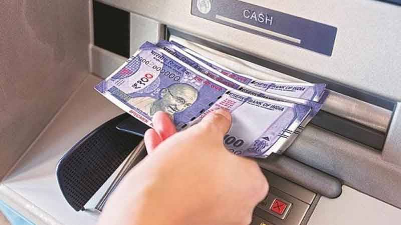Now withdrawing money from ATM will be expensive RBI increased this fee
