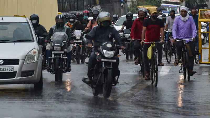 Heavy rain in Delhi-NCR, water filled in many areas; , Azad Market underpass also closed