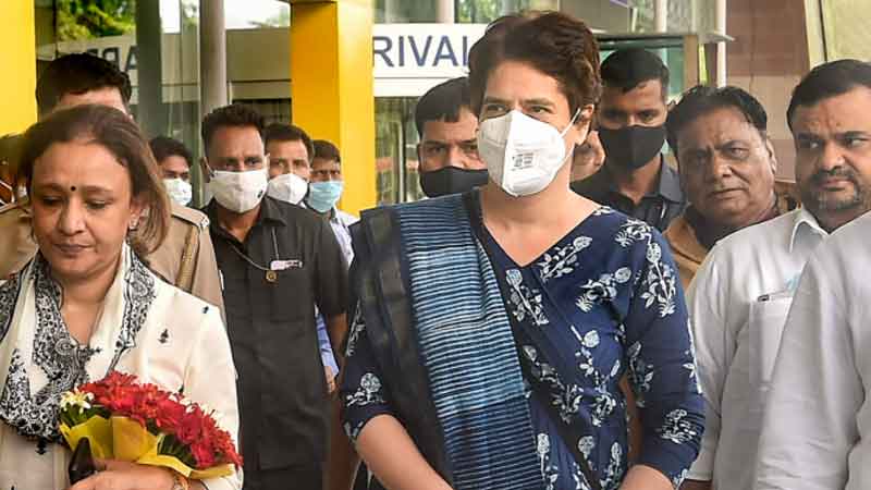 Priyanka Gandhi on her way to Lakhimpur in custody, was going to meet the families of the killed farmers
