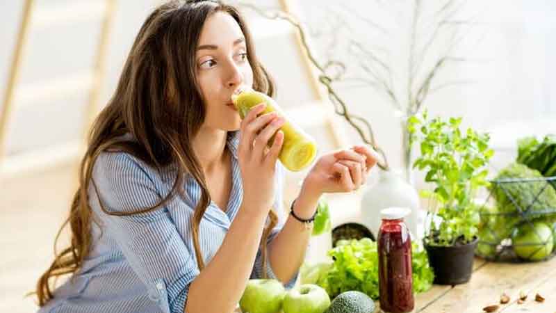 Include these detox drinks in your diet to bring back the lost glow from your dry skin in cold weather